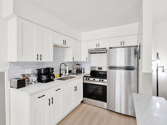 3rd image of 151 E McHattie St APT 4