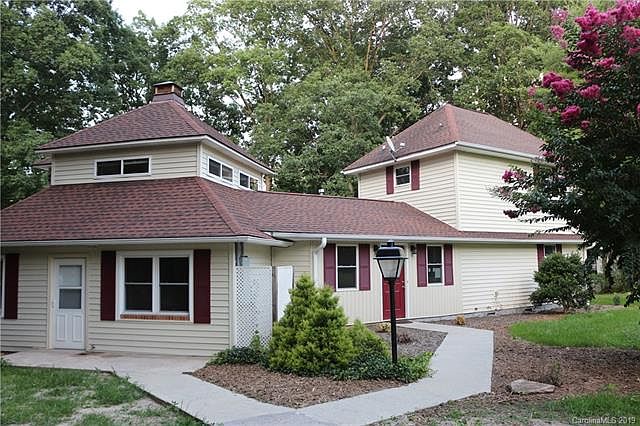 1st image of 720 Maybank Dr