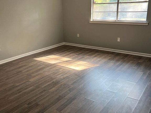 4th image of 4048 Lassen Dr