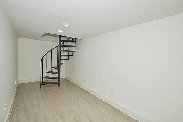 Rented by Compass | media 42