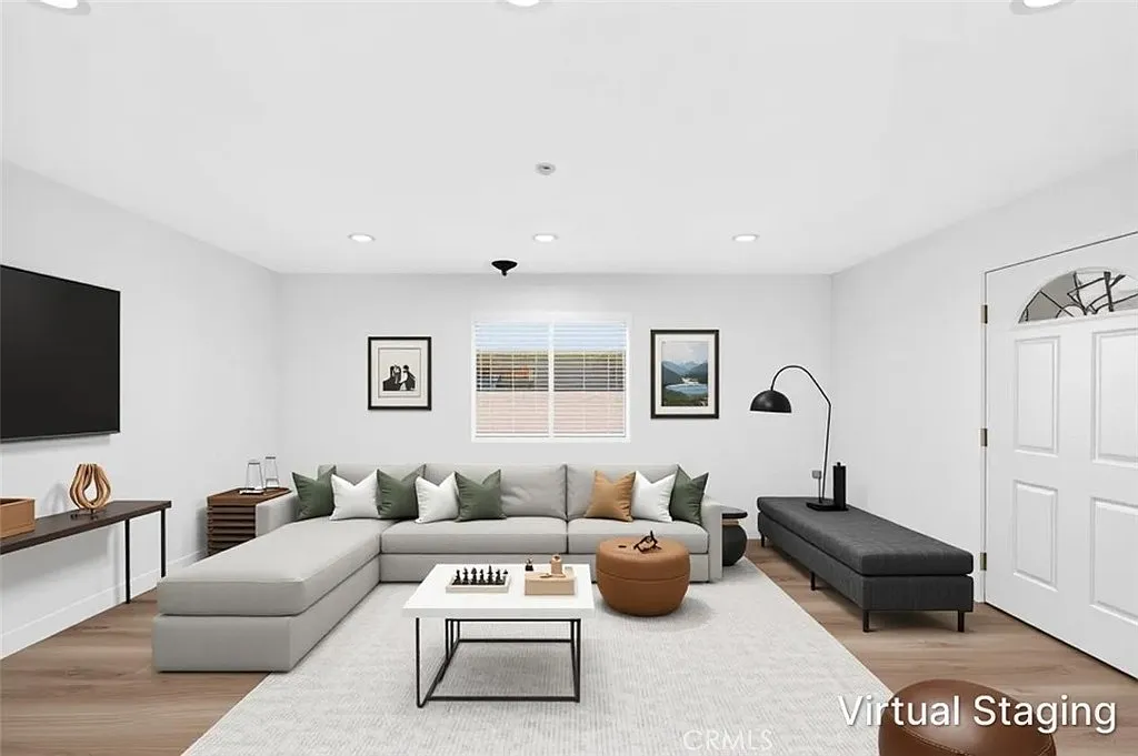 3 bed, 1340 sqft, $3,500 — Photo 1