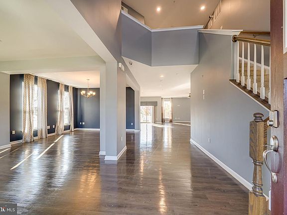 3rd image of 800 Naeve Ct