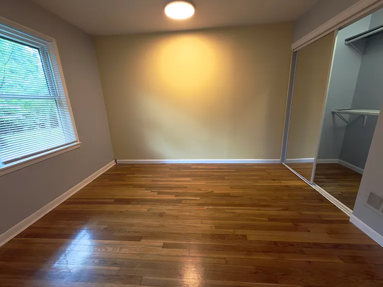 392 Riddle Rd #4 — Photo 3