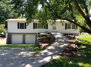 235 Robin Ln, Carpentersville, IL 60110