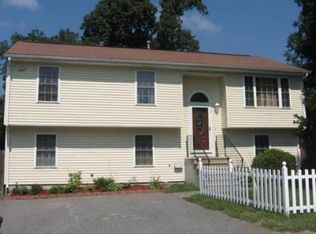 3 Morning Glory Rd, Cumberland, RI 02864