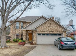 2501 Classic Ct W, Bedford, TX 76021