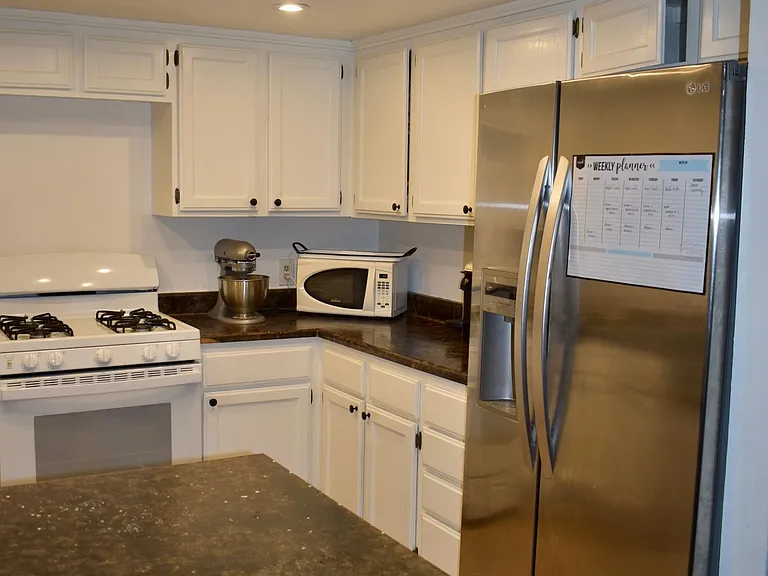 8565 Independence Ave #4 — Photo 5