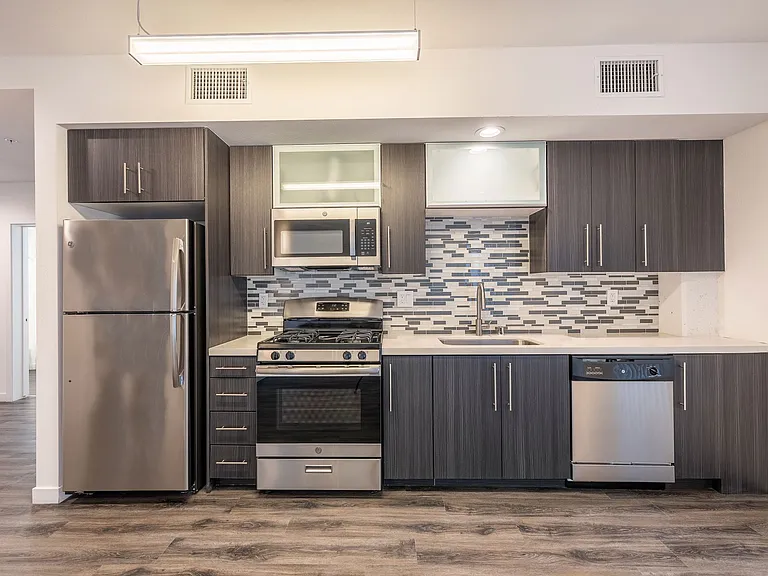 1400 FIG Apartments — Photo 31