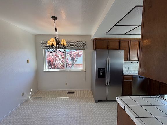 3rd image of 173 Valleyview Way