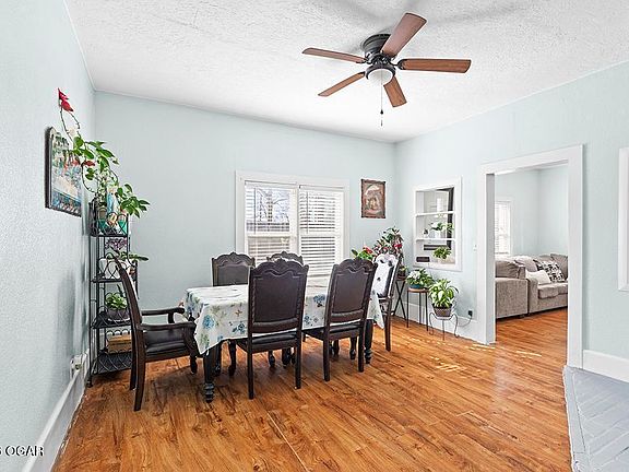 5th image of 129 N School St