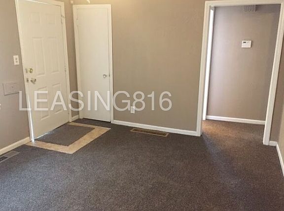 3rd image of 8418 Flora Ave
