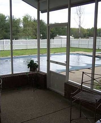 4th image of 8408 Clarendon Dr
