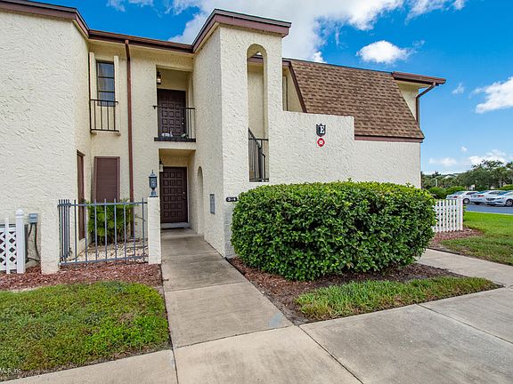 2nd image of 600 Domenico Cir Unit E8