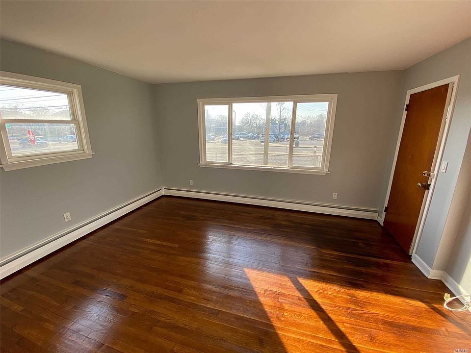 786 Wellwood Ave, Lindenhurst, NY 11757 Zillow