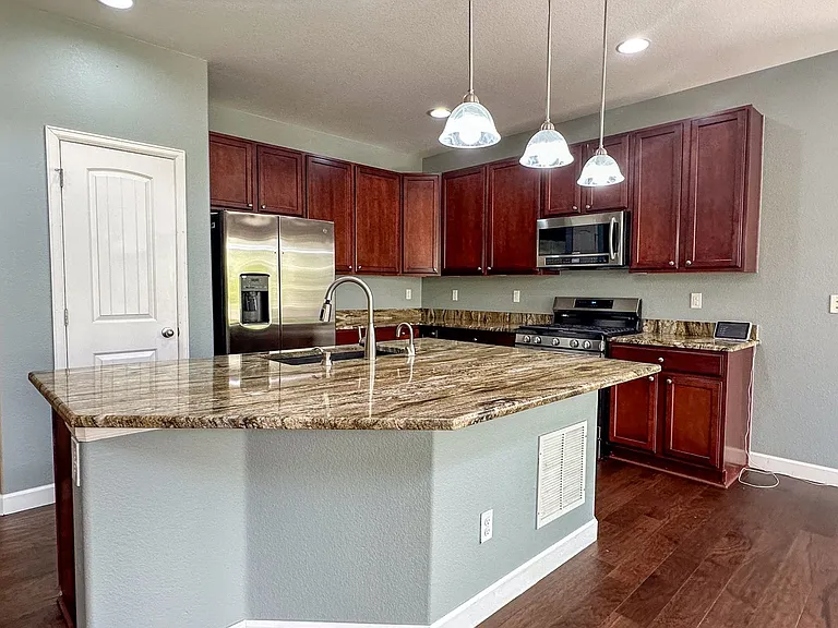 12183 Coral Burst Ln — Photo 11