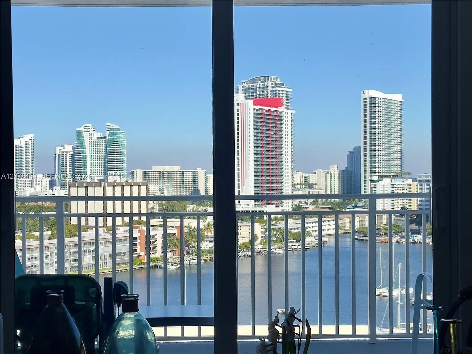 Golden Horn South Condo — Photo 2