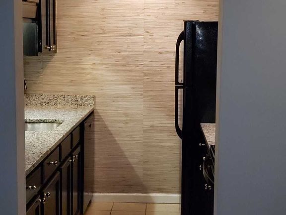4th image of 32 Peachtree St NW APT 902