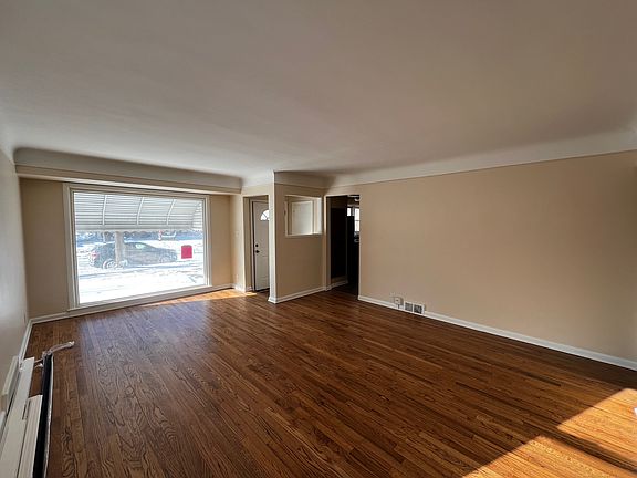 3rd image of 23840 Morton Ave