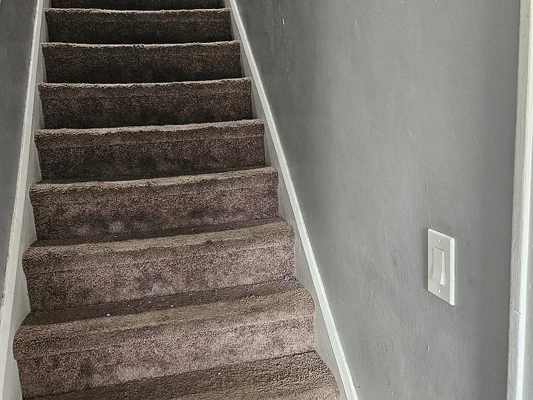 573 Grace Ave — Photo 6
