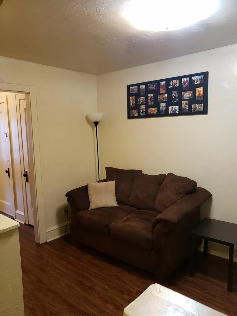 1216 Illinois Ave — Photo 3