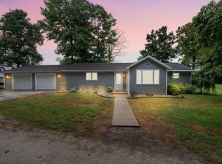 2536 W Division Rd, Huntington, IN 46750