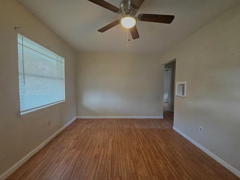 2248 Weber St — Photo 4