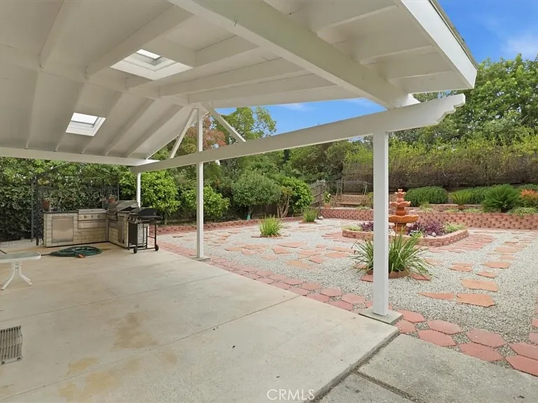 577 Houston Dr — Photo 21