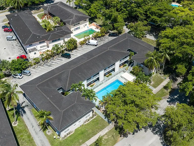 6565 Santona St #B17 — Photo 30