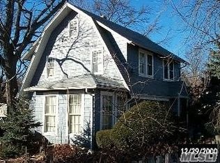 15 Gilbert Pl, Roosevelt, NY 11575
