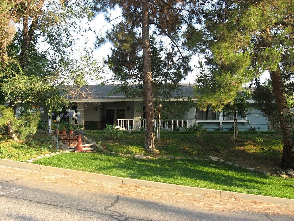 Welcome Home to this Nicely Wooded Single-Story Upper Yucaipa Cul-de-Sac Home!