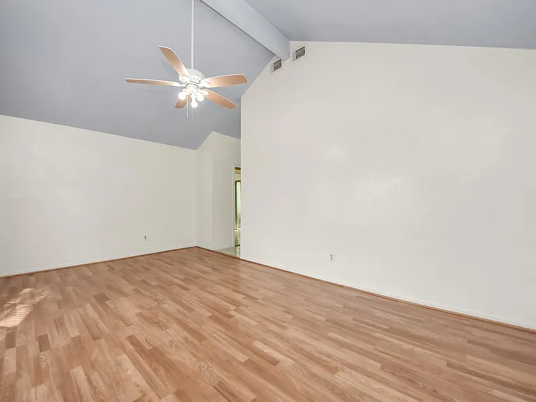 15614 Barbarossa Dr — Photo 28