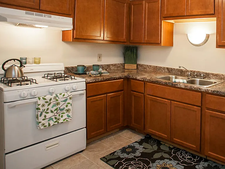 Arbor Glen Apartments — Photo 18