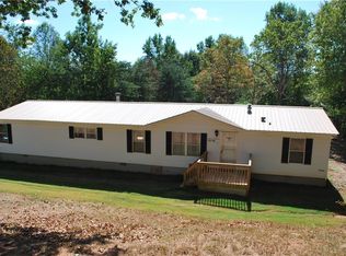 135 Oakridge Dr, Cleveland, GA 30528