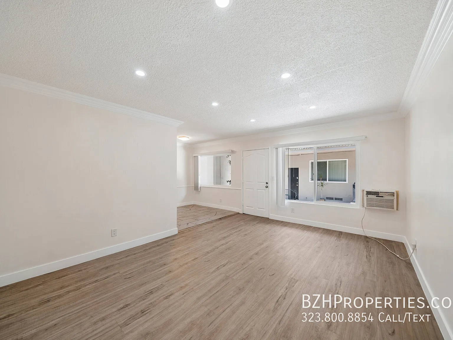 Bright Renovated 1Bedroom in West Hollywood with Parking Included — Photo 2