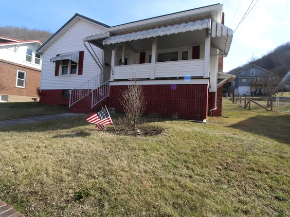 1606 Temple St, Hinton, WV 25951