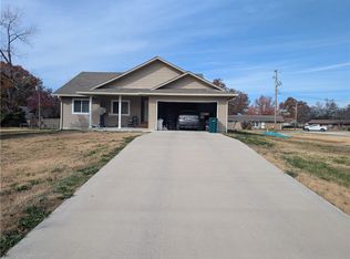 1201 S 29th St, Parsons, KS 67357