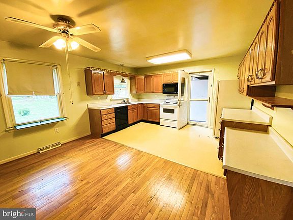 3rd image of 10904 Gaywood Dr