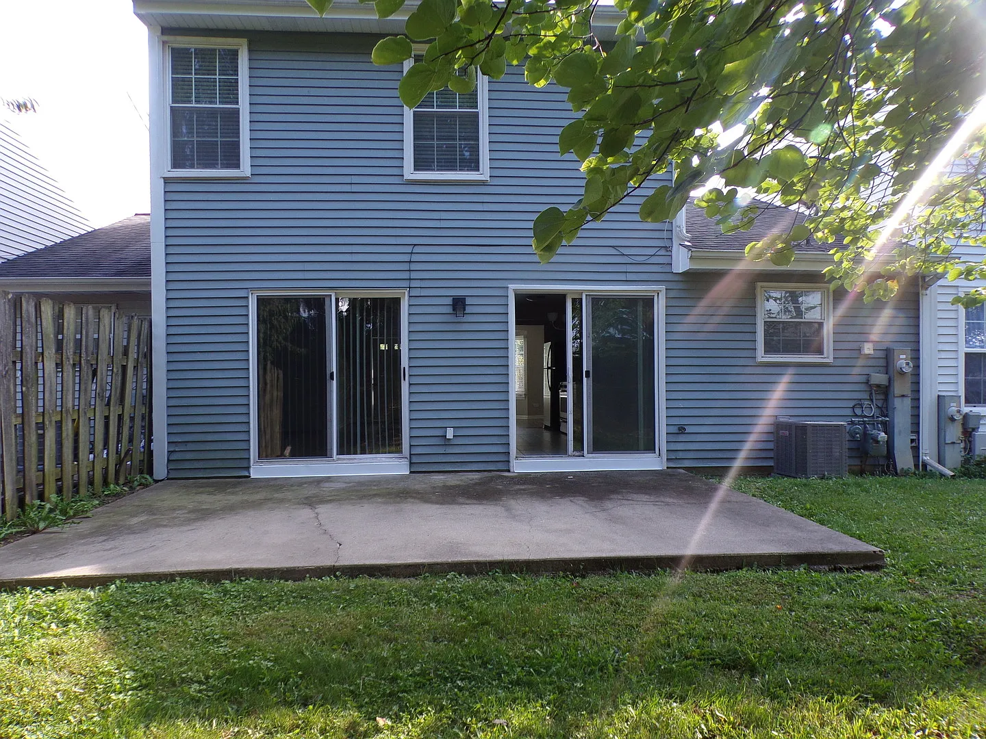 3 bed, 1.5 bath, 1297 sqft, $2,195 — Photo 2
