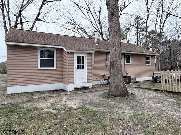 4th image of 4740 Reading Ave