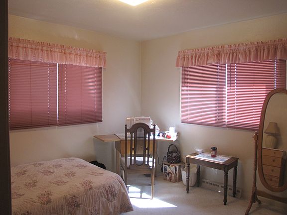 5th image of 810 Cahill Dr