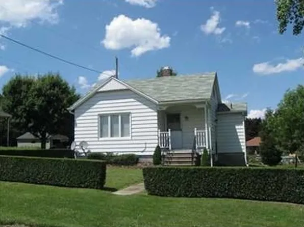 410 Crawford Dr, Hermitage, PA 16148
