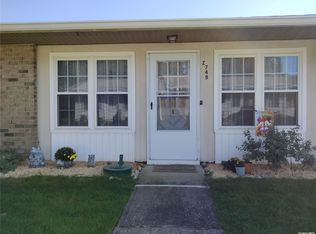 274 Berwick Ct UNIT B, Ridge, NY 11961