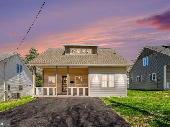 1017 Chambers St, Steelton, PA 17113