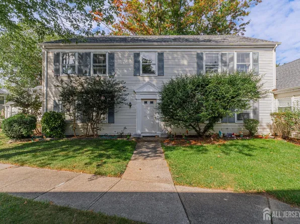 533 Terry Ln #B, Monroe Township, NJ 08831