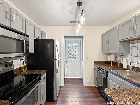 3rd image of 1105 High Meadow Road