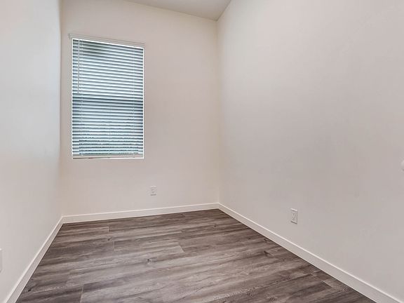 3rd image of 2143-2147 Everett Ave #2145-B