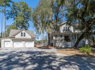 23 Pleasant Place Dr, Beaufort, SC 29907