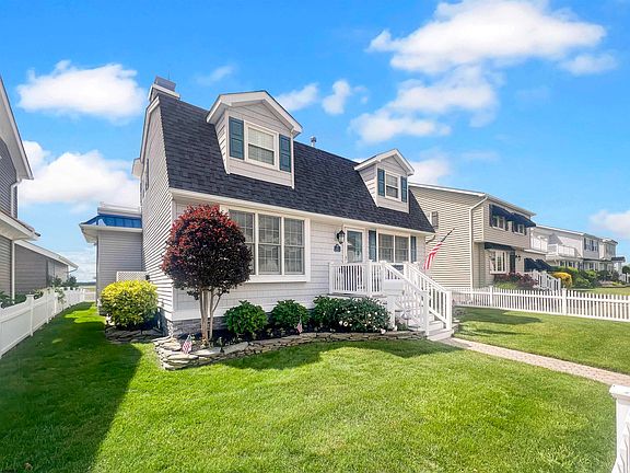 2nd image of 112 Dory Dr