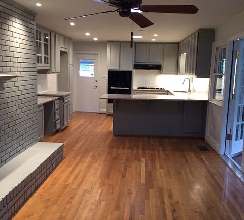 Large eating area plus breakfast bar