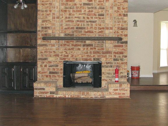 3rd image of 1209 Gannon Dr